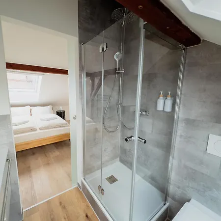 Maybach - Modernes & Zentrales In Altstadtvilla - Bodenseenaehe - Parkplatz - Klimaanlage Apartmán Friedrichshafen