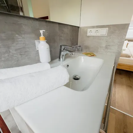 Apartmán Maybach - Modernes & Zentrales In Altstadtvilla - Bodenseenaehe - Parkplatz - Klimaanlage Friedrichshafen